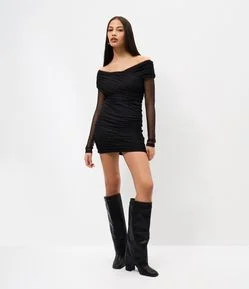 Vestido em Tule com Decote Ombro e Ombro Transpassado