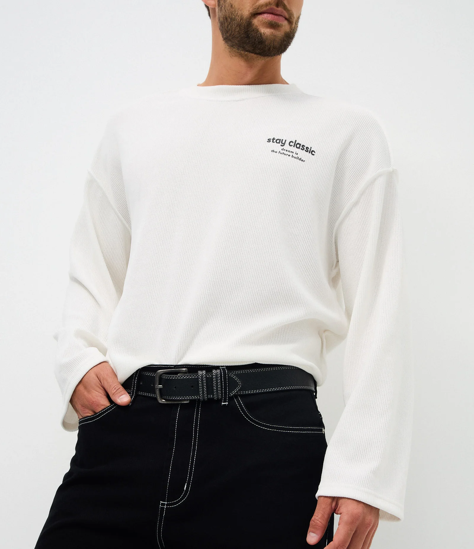 Cinto em PU Liso com Pesponto Contrastante Preto 2