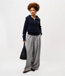 Calça Pantalona Alfaiatada com Cinto e Pregas