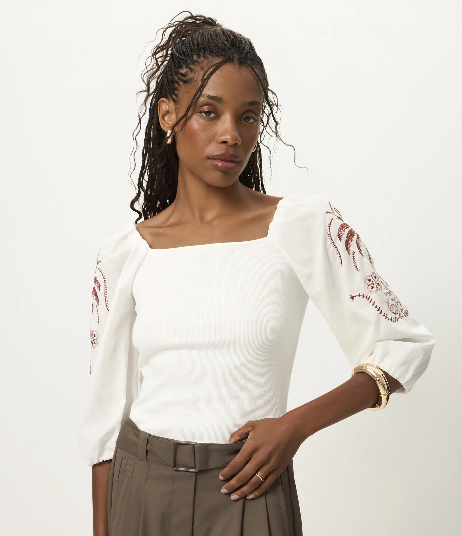 Blusa em Ribana com Manga 3/4 e Estampa Bordada Branco 2