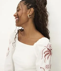 Blusa em Ribana com Manga 3/4 e Estampa Bordada
