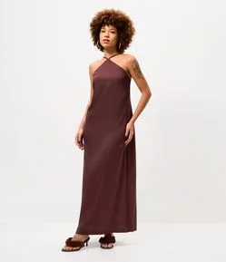Vestido Midi em Viscolinho com Decote Halter e Fendas Laterais