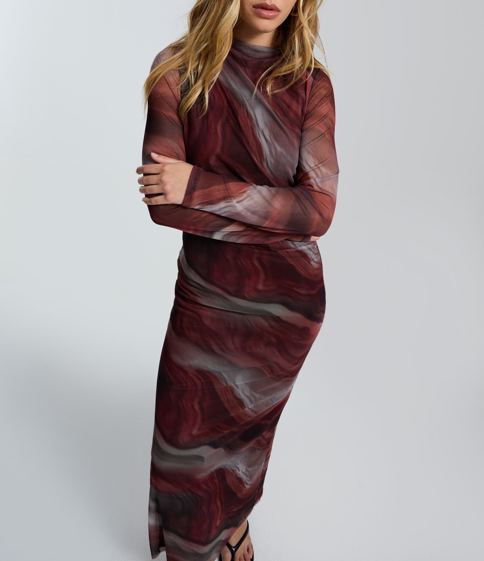 Vestido Midi Manga Longa em Tule Estampado com Efeito Manchado Marrom 2