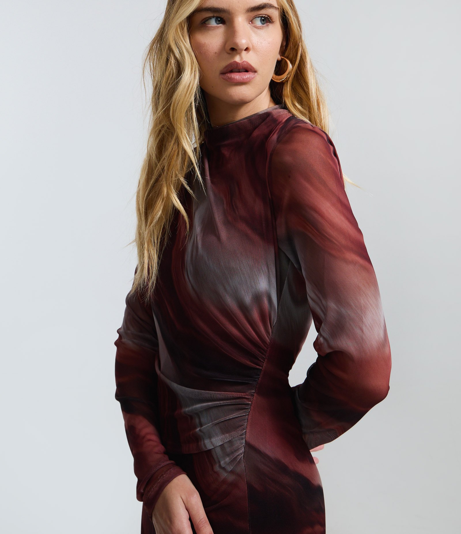 Vestido Midi Manga Longa em Tule Estampado com Efeito Manchado Marrom 3