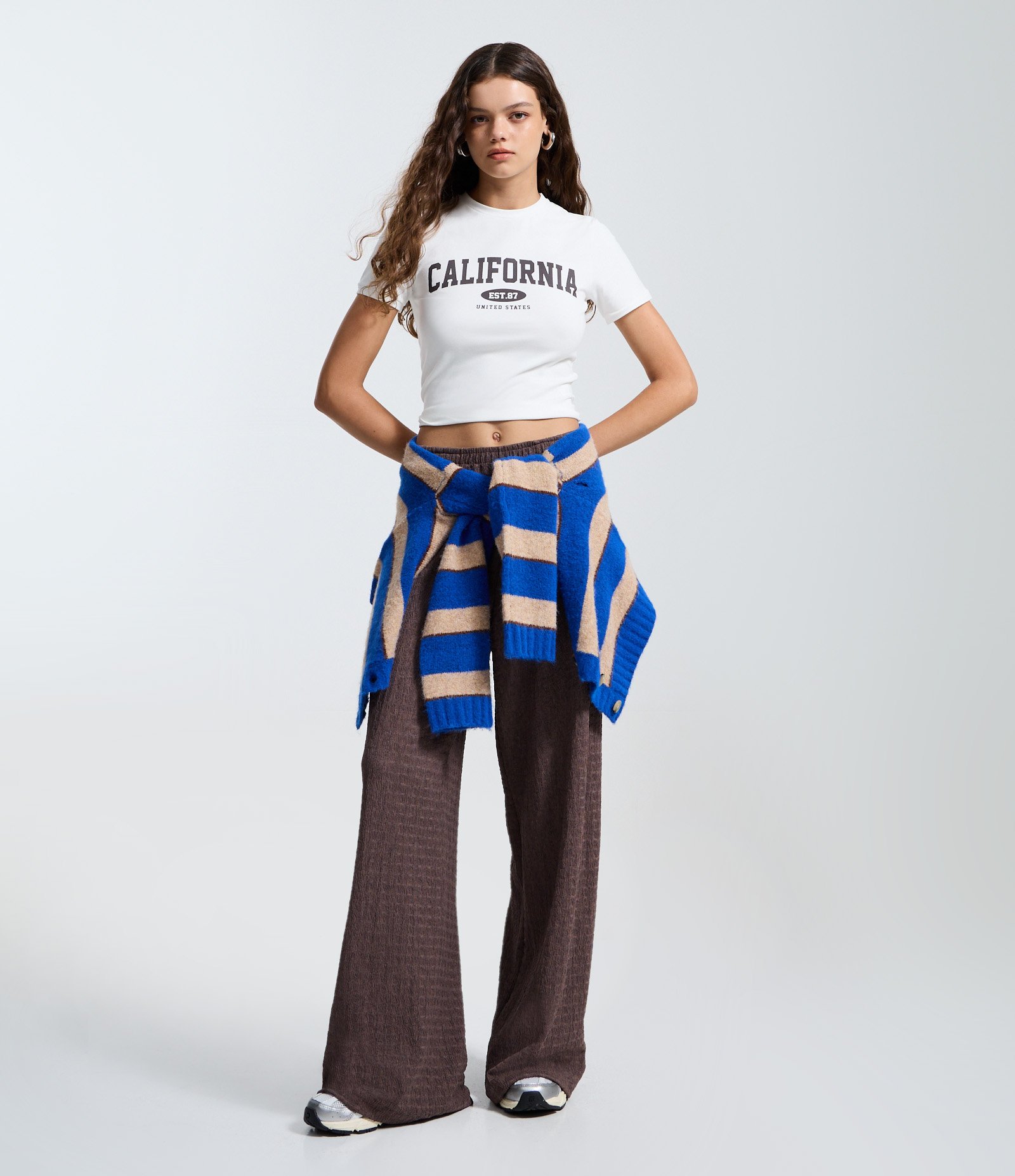 Calça Reta com Texturização Marrom 1