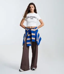 Calça Reta com Texturização