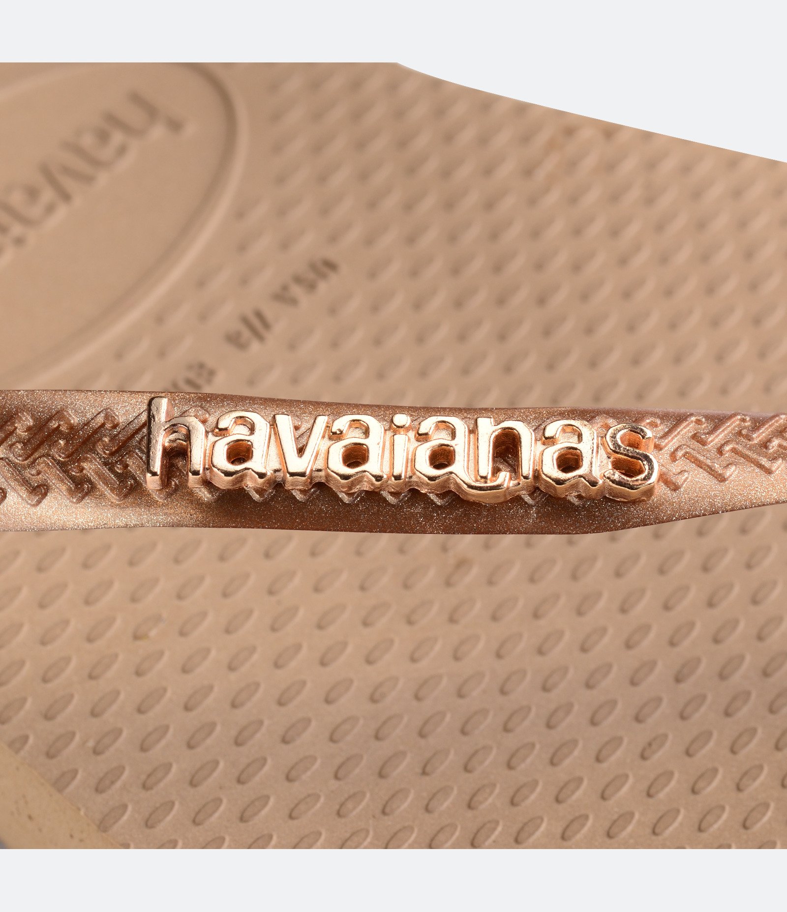 Chinelo com Aplicação de Logo Metalizada Havaianas Bege 6