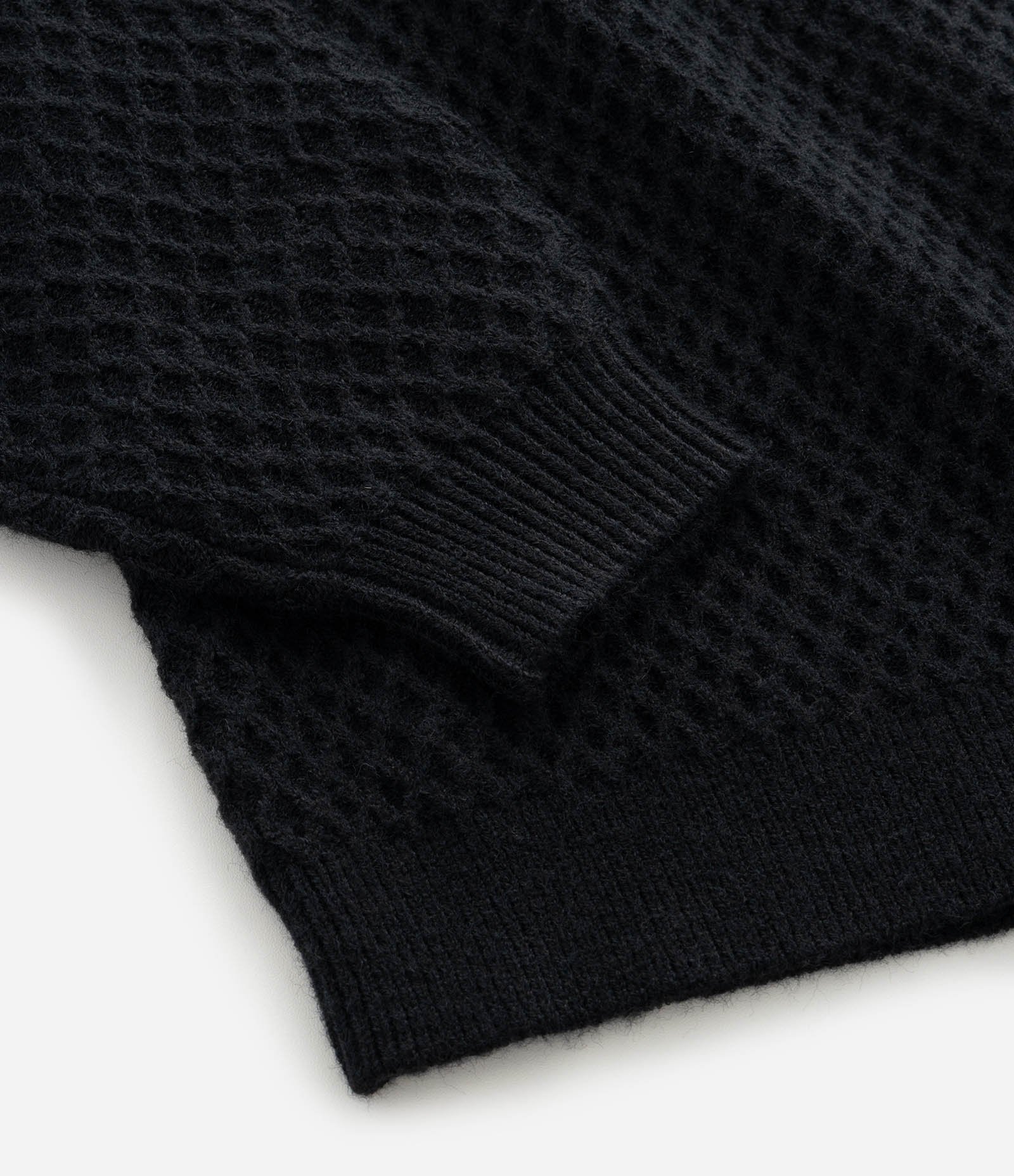 Casaco em Tricô Geométrico com Golinha Curve & Plus Size Preto 4