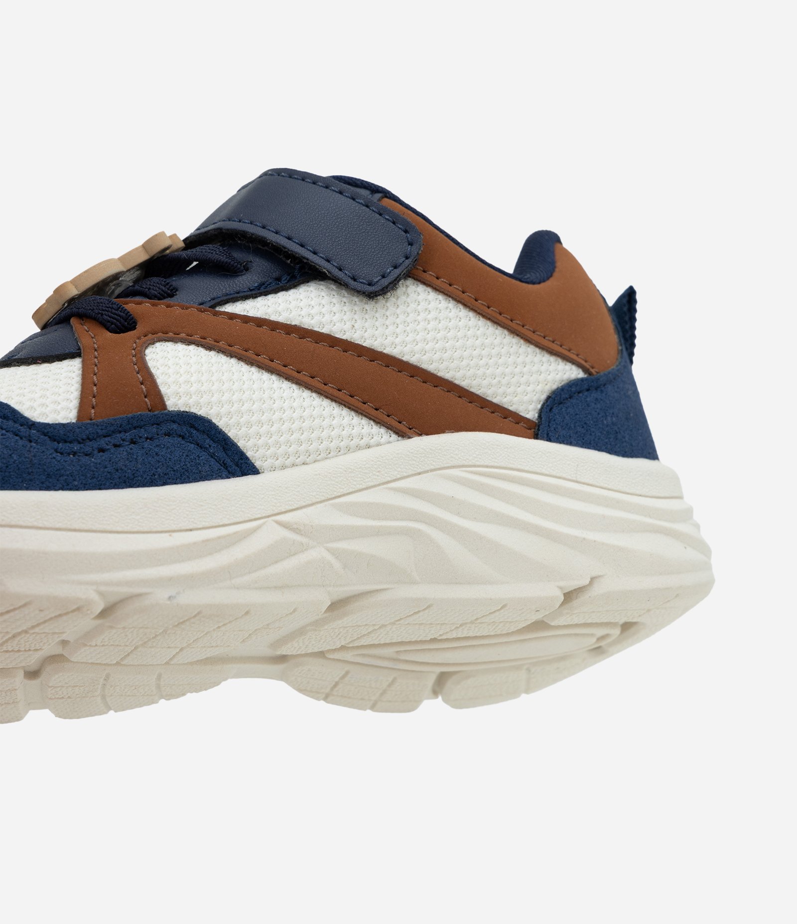 Tênis Infantil Esportivo com Patch de Capivara – Tam 20 a 27 Off White 2