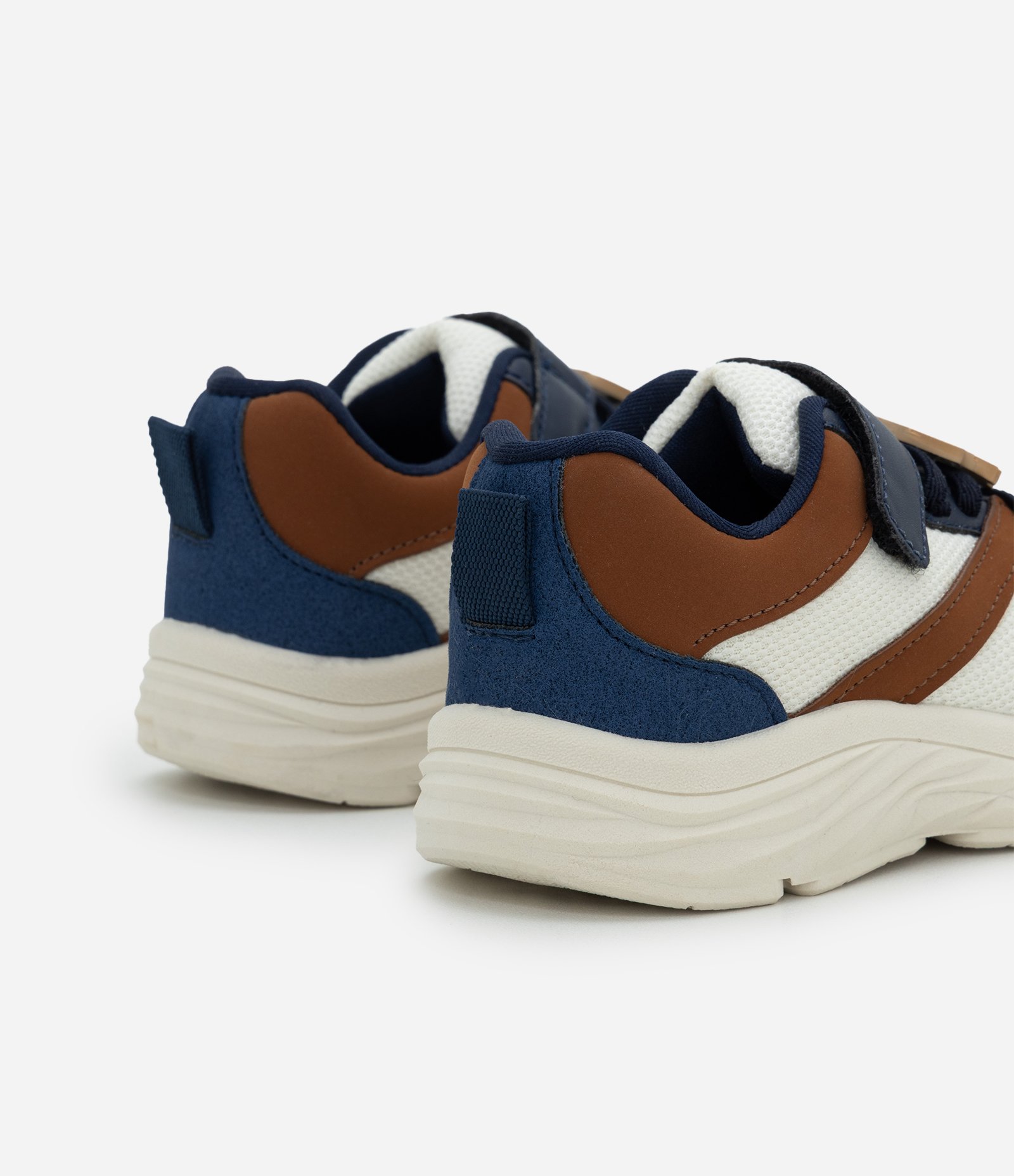 Tênis Infantil Esportivo com Patch de Capivara – Tam 20 a 27 Off White 3