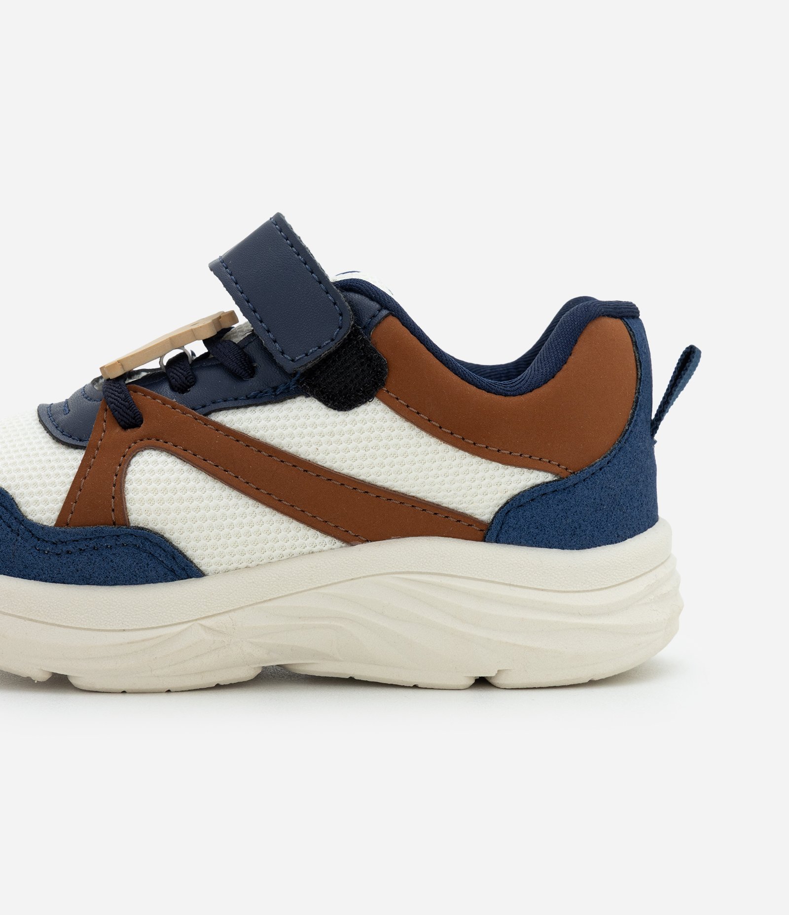 Tênis Infantil Esportivo com Patch de Capivara – Tam 20 a 27 Off White 4