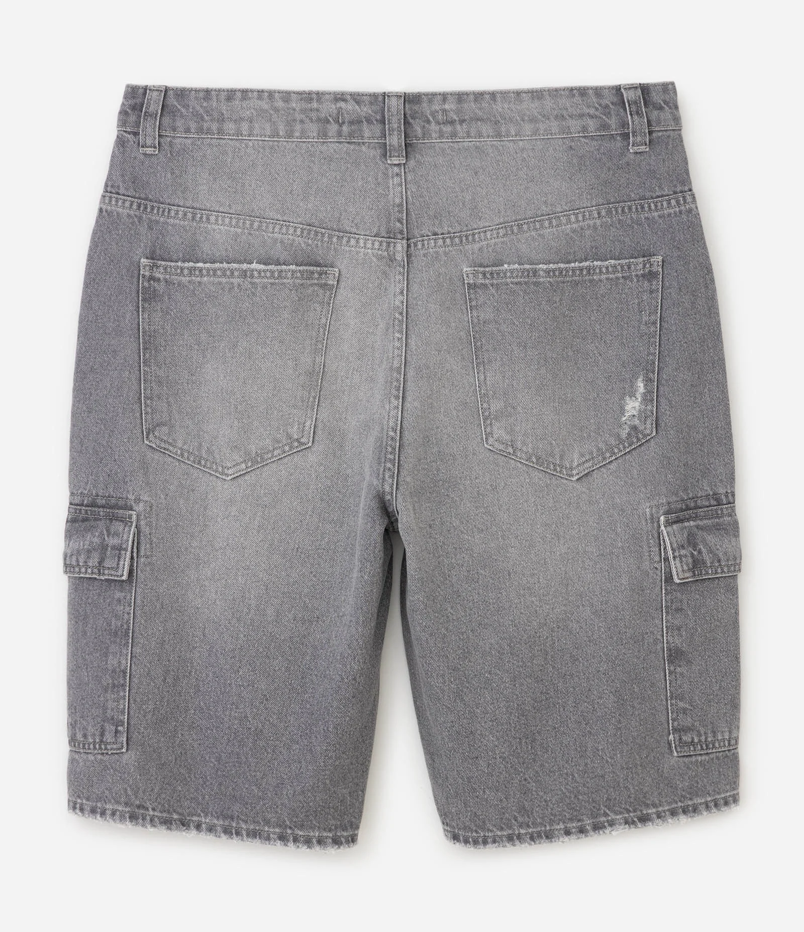 Bermuda Masculina Jeans Baggy Cargo com Detalhe de Chaveiro Cinza 2