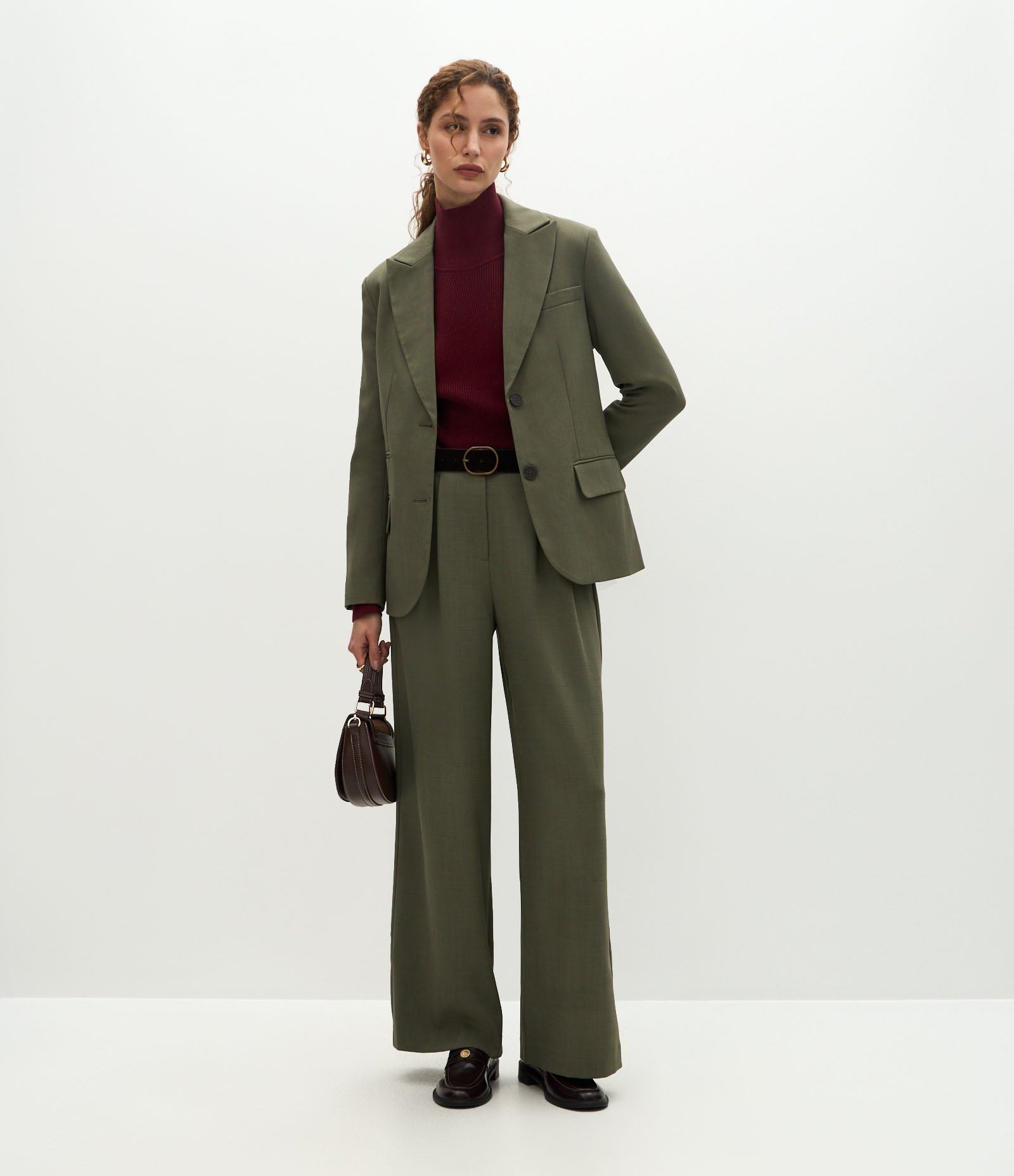 Calça Wide Leg Alfaiatada com Cinto em Suede Verde 1