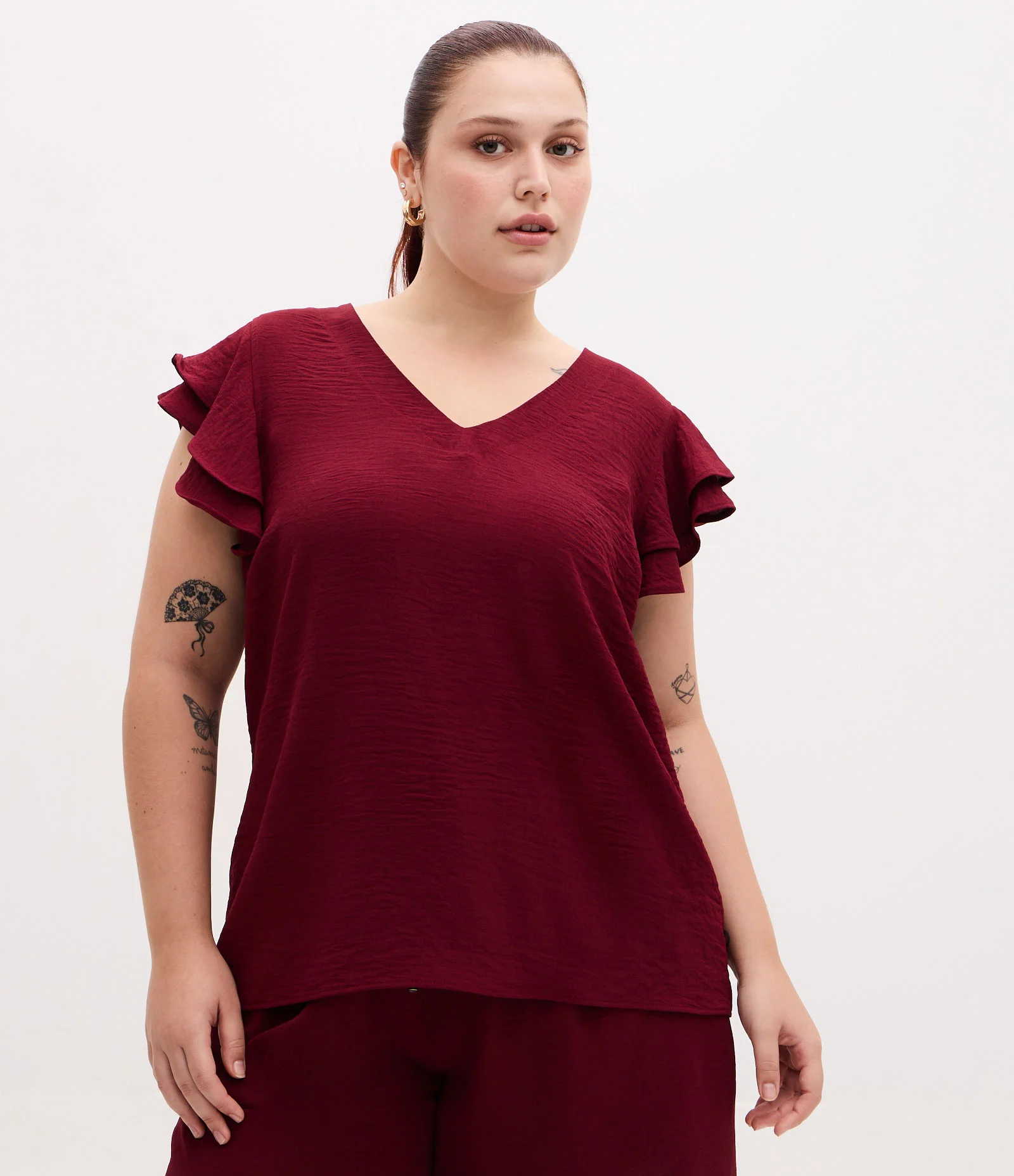 Blusa em Crepe com Babado Duplo no Ombro Curve & Plus Size Bordô 1