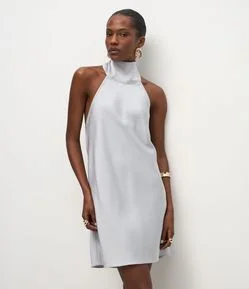 Vestido Curto Frente Única em Cetim com Gola Halter