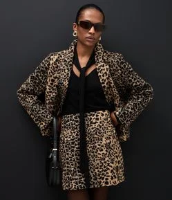 Short Saia Animal Print com Lapelas Frontais