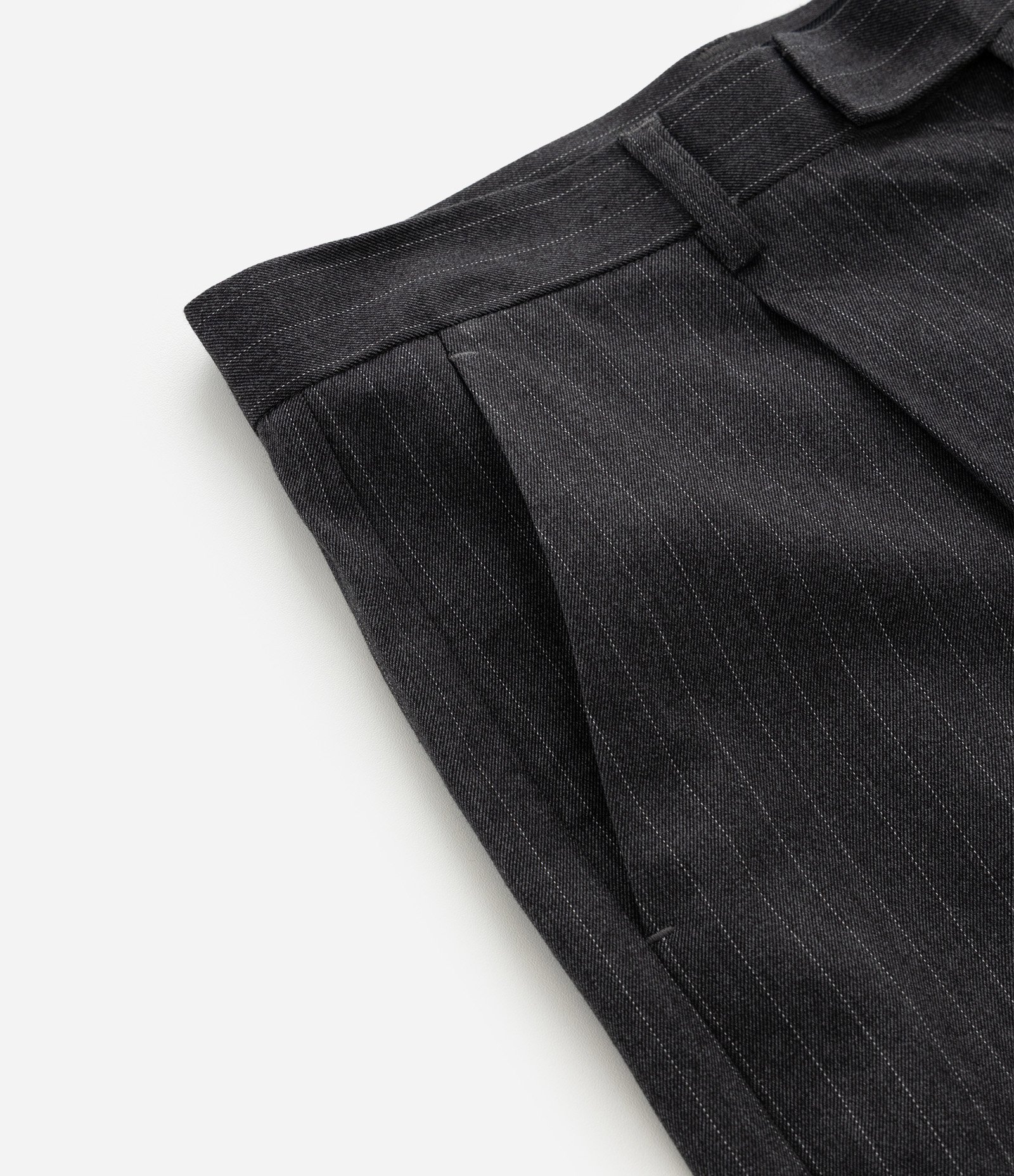 Calça Alfaiatada Wide Leg com Risca de Giz Cinza 11