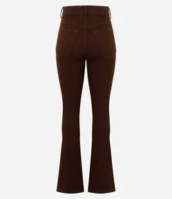 Calça Boot Cut Canelada em Sarja com Botão Forrado