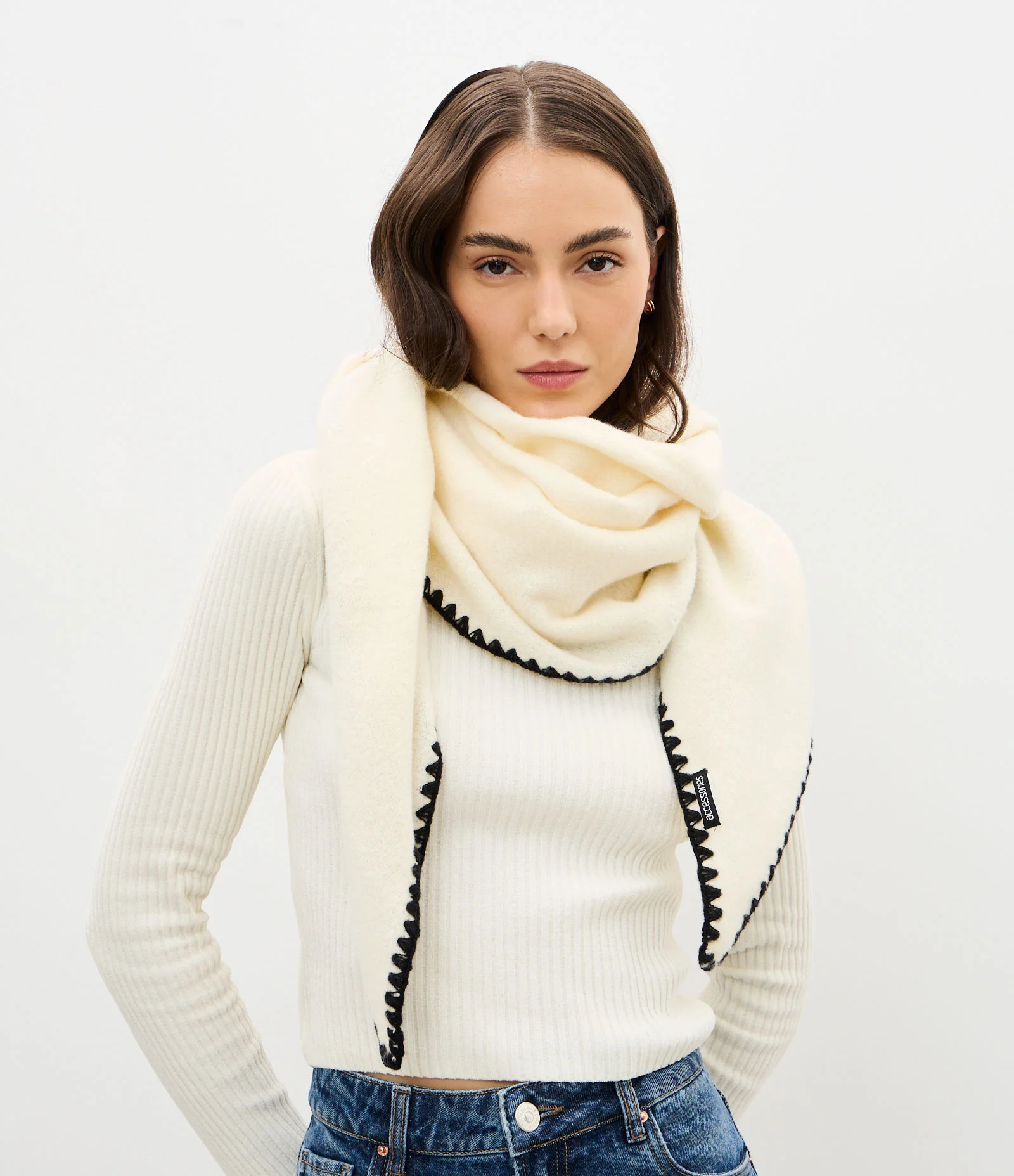 Cachecol Tricô Lisa com Pesponto Contrastante Bege 1