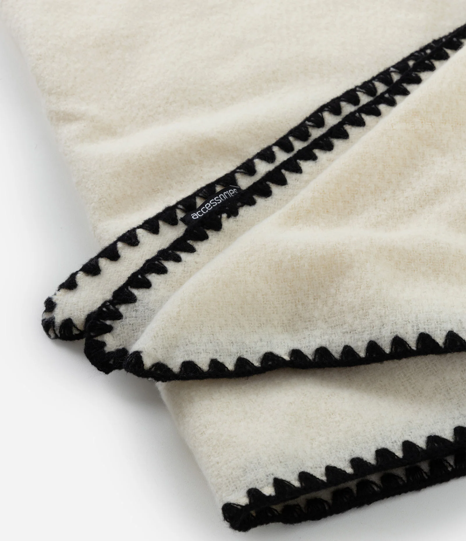 Cachecol Tricô Lisa com Pesponto Contrastante Bege 3