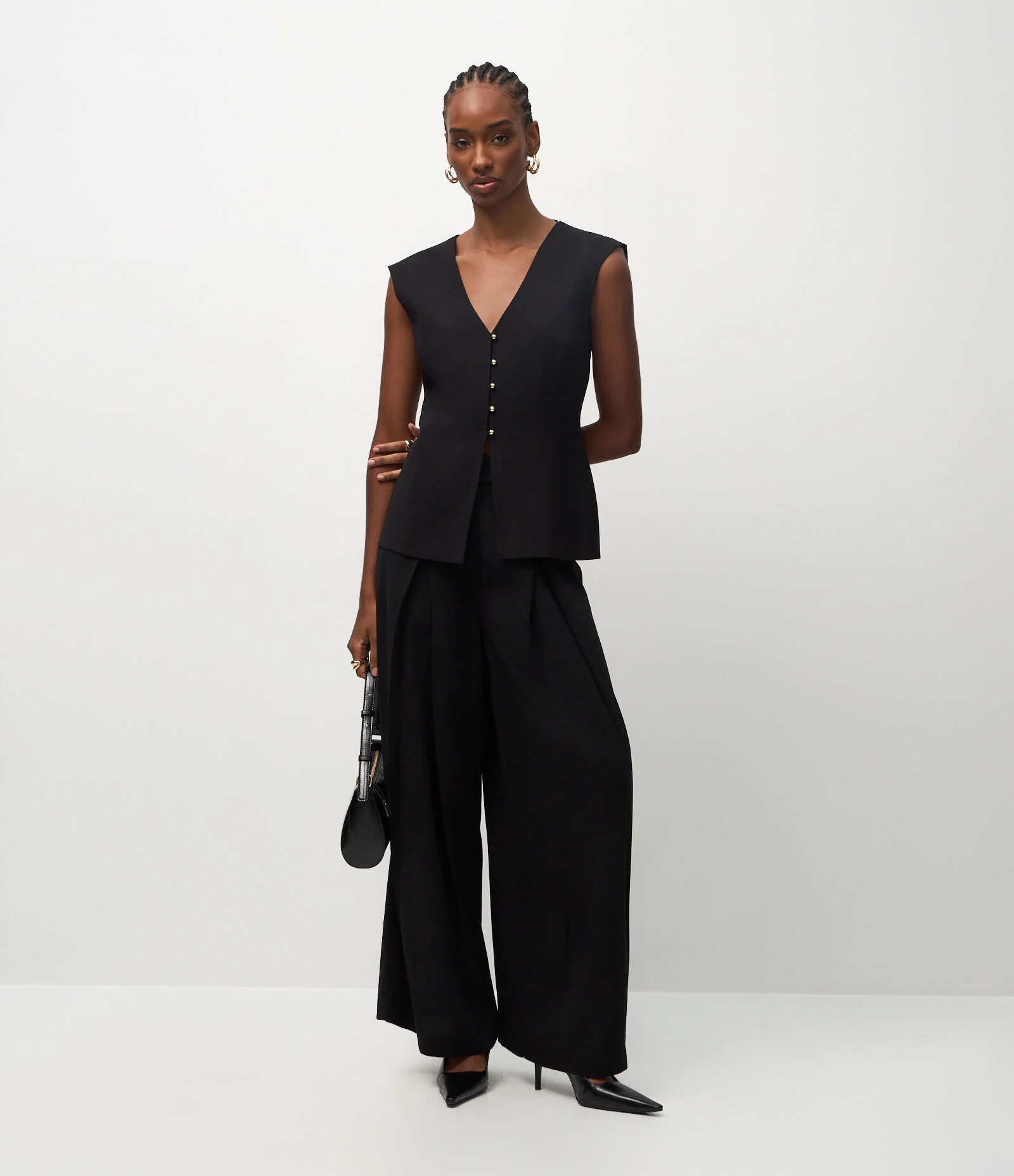 Calça Reta Alfaiatada com Pregas Frontais Preto 1