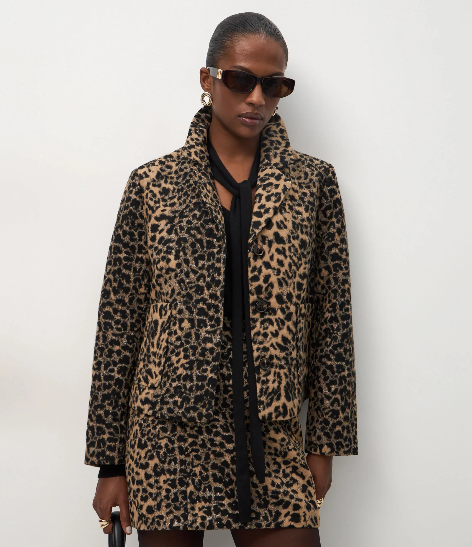 Blazer Leve Animal Print com Abotoamento Frontal Animal Print 1