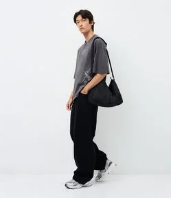 Bolsa Masculina Messenger Texturizada com Bolsos Frontais