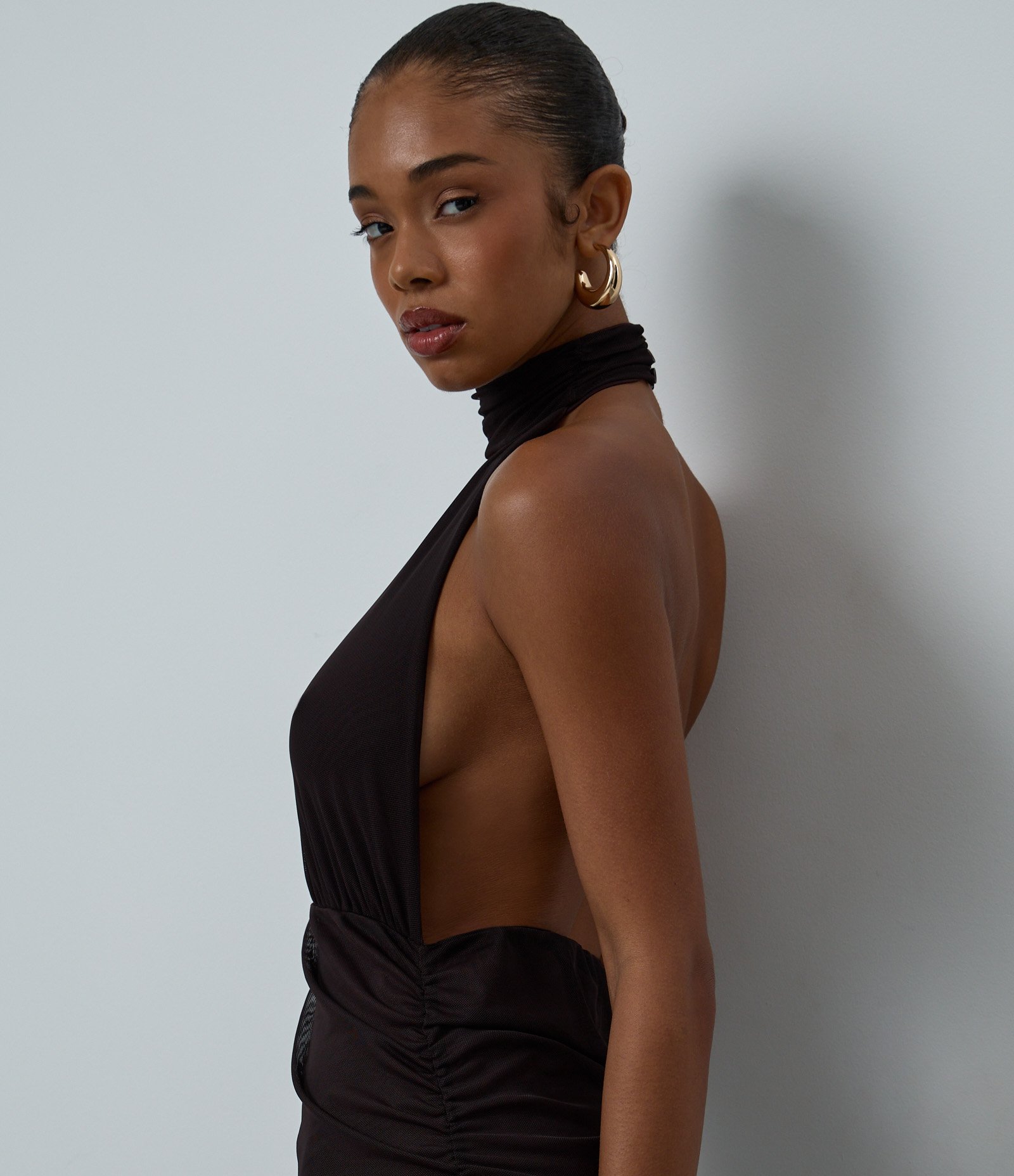 Vestido Midi Halter em Tule com Decote Transpassado Marrom 3