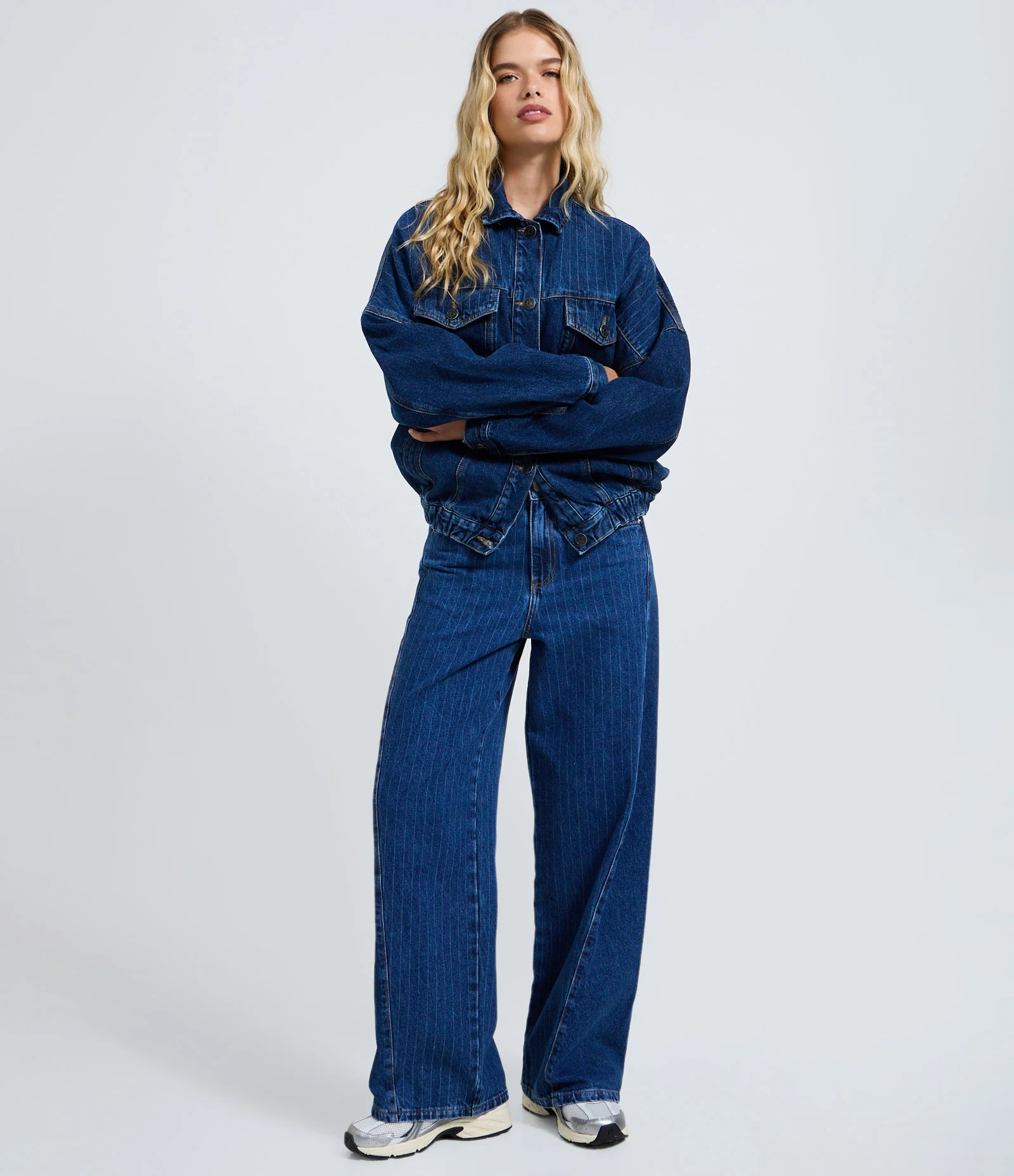 Jaqueta Oversized em Jeans com Detalhe de Risca de Giz Azul 2