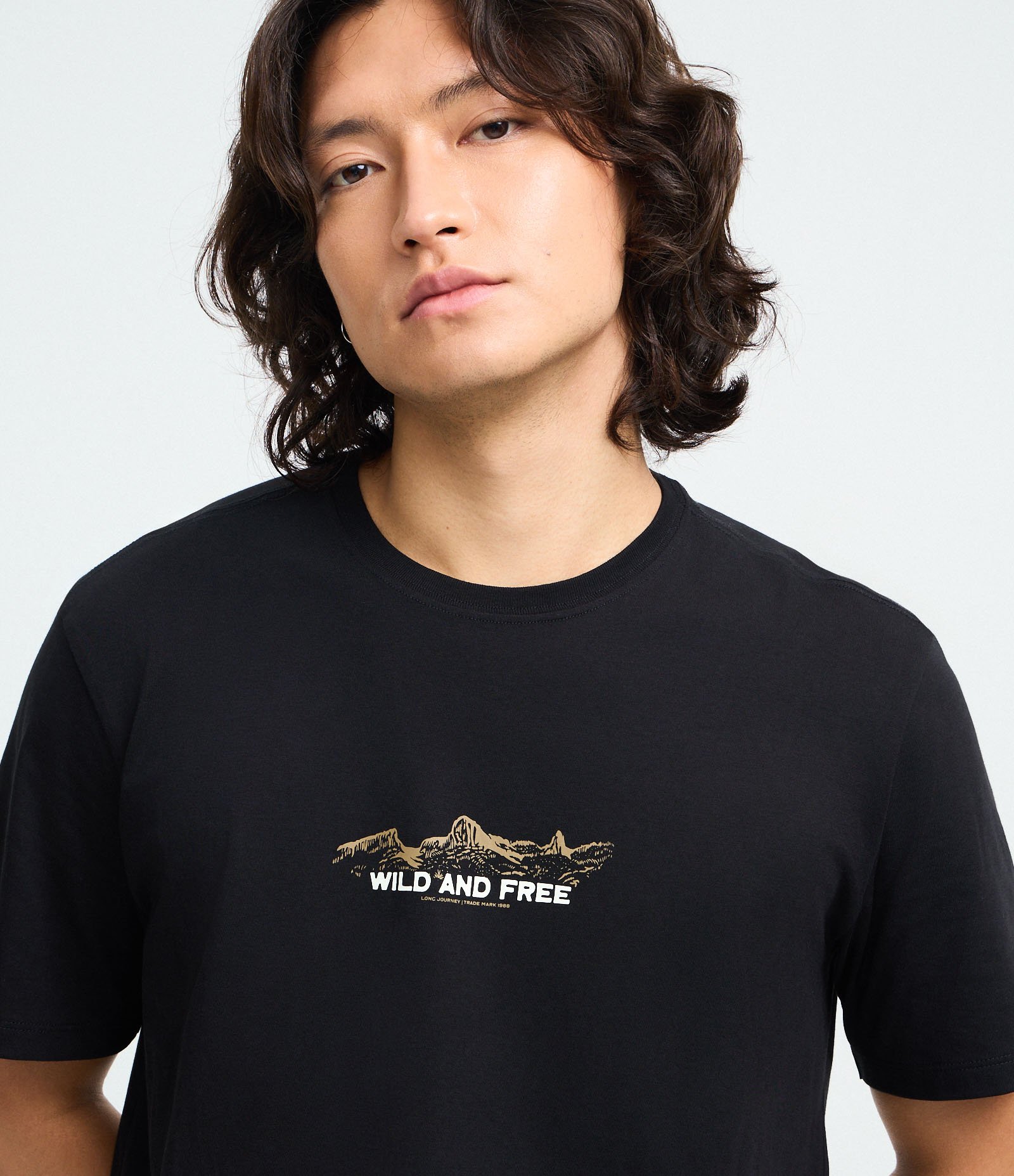 Camiseta em Meia Malha Manga Curta com Lettering Wild and Free Preto 3