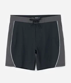 Bermuda em Poliamida com Cós Fixo e Ripstop