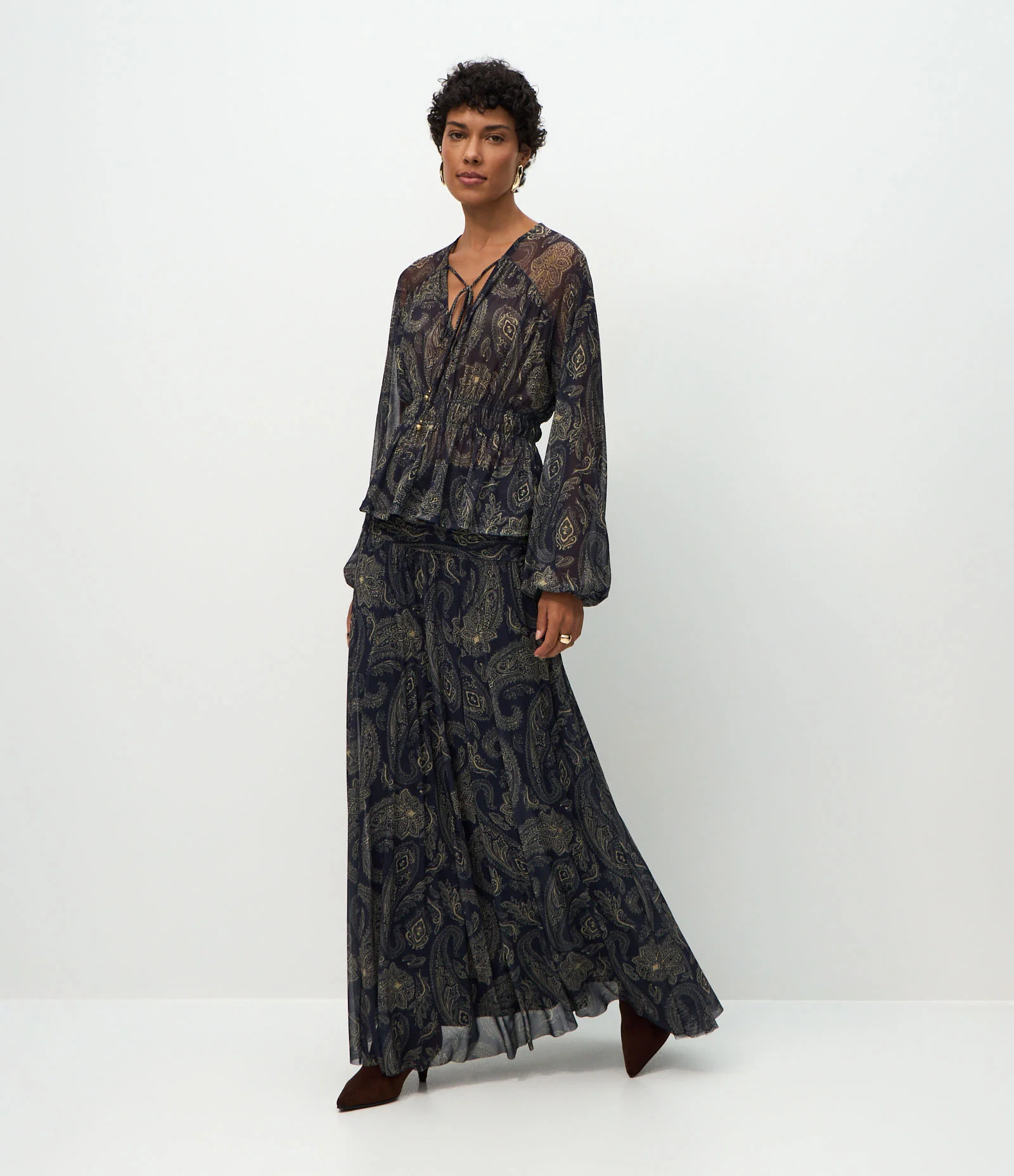 Saia Longa em Tule com Cós Drapeado e Estampa Arabesco Azul 1