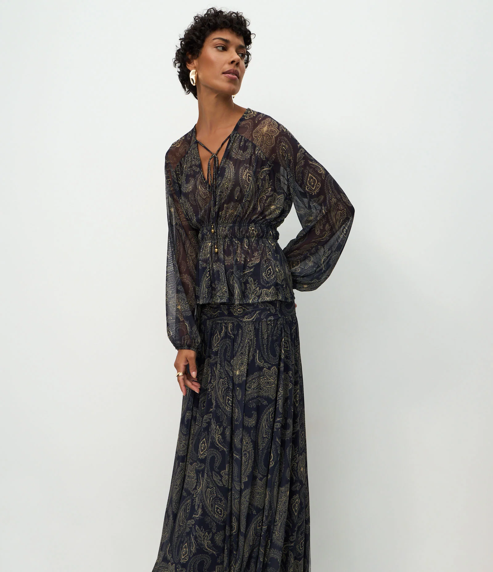 Saia Longa em Tule com Cós Drapeado e Estampa Arabesco Azul 2