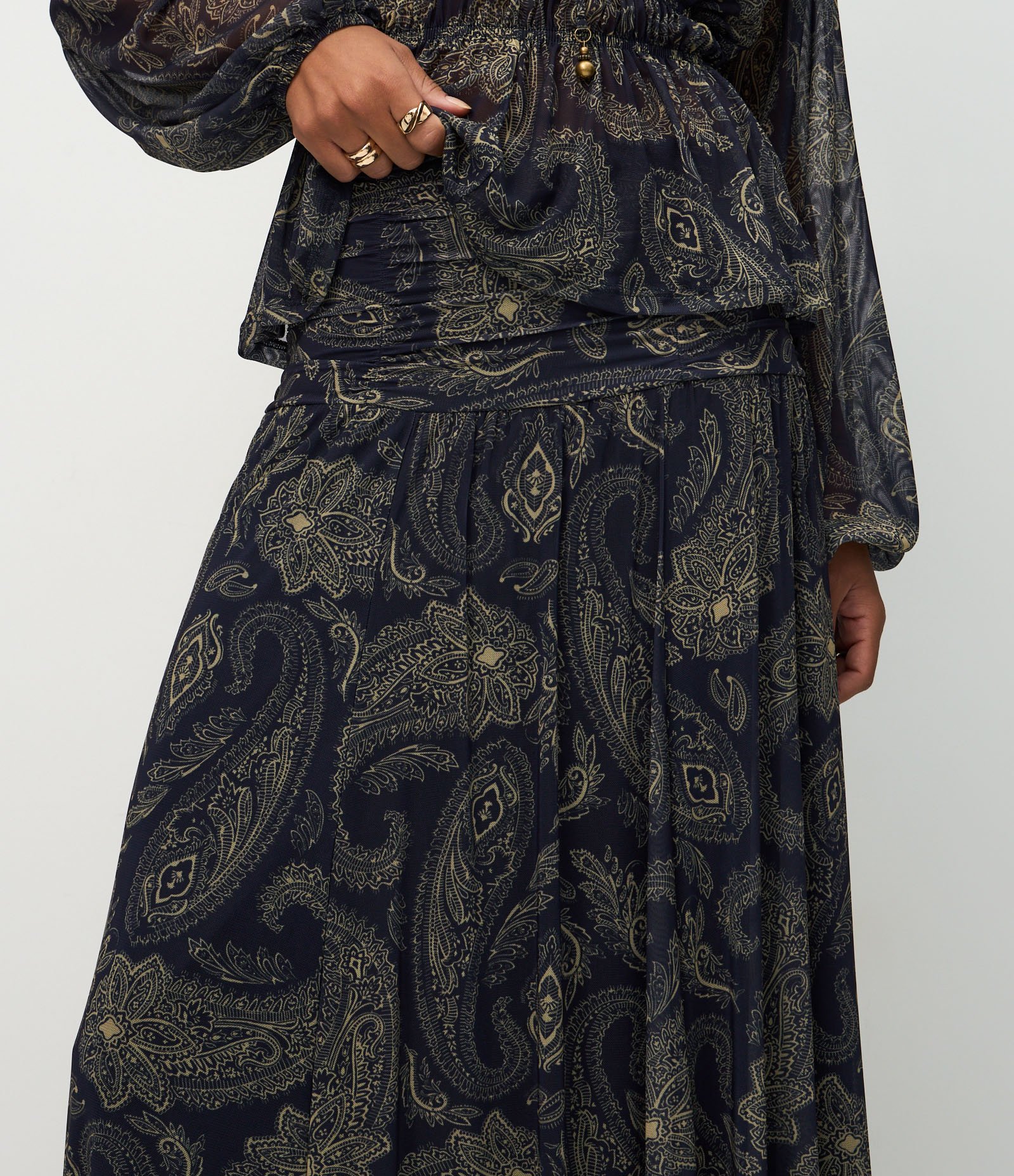 Saia Longa em Tule com Cós Drapeado e Estampa Arabesco Azul 3