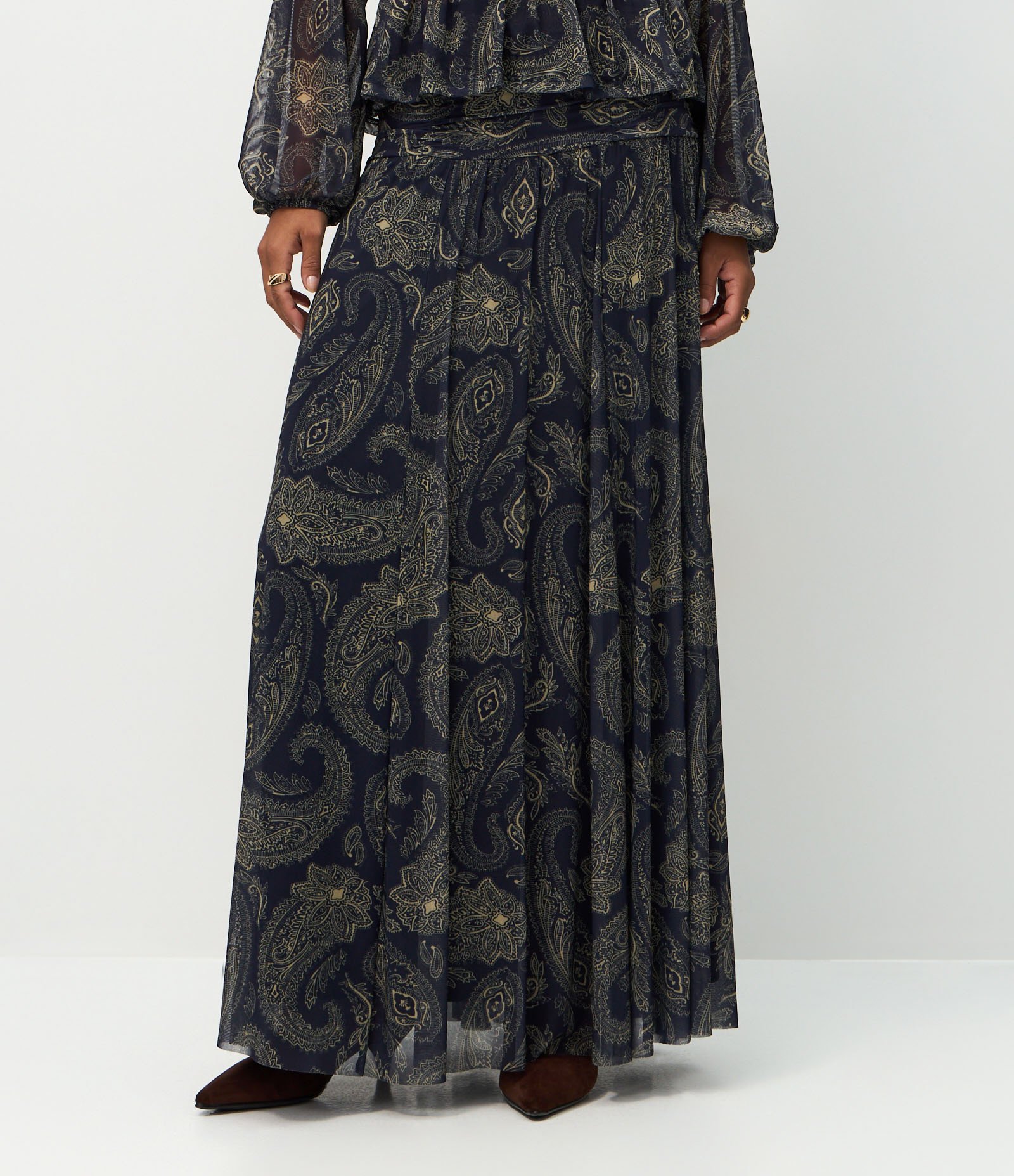 Saia Longa em Tule com Cós Drapeado e Estampa Arabesco Azul 4