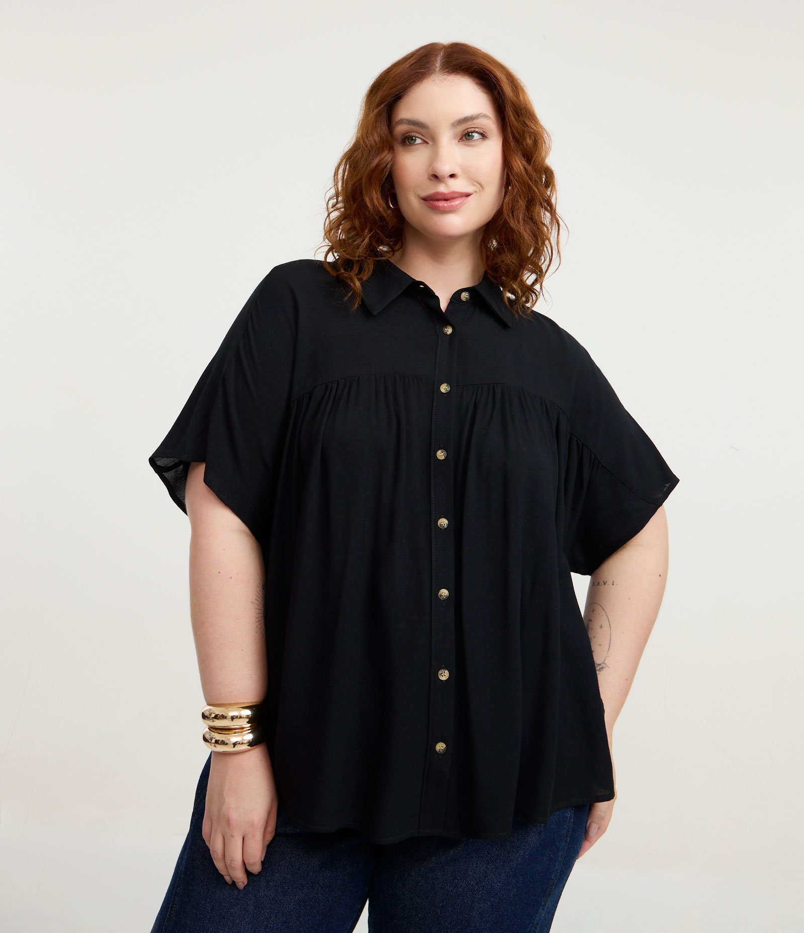 Camisa em Flamê com Pregas e Botões Tartaruga Curve & Plus Size Preto 1