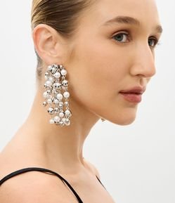 Maxi Brinco Volumoso com Aplicação de Pérolas e Esferas