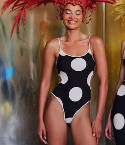 Body Ajustado Poá com Cut Out Lateral