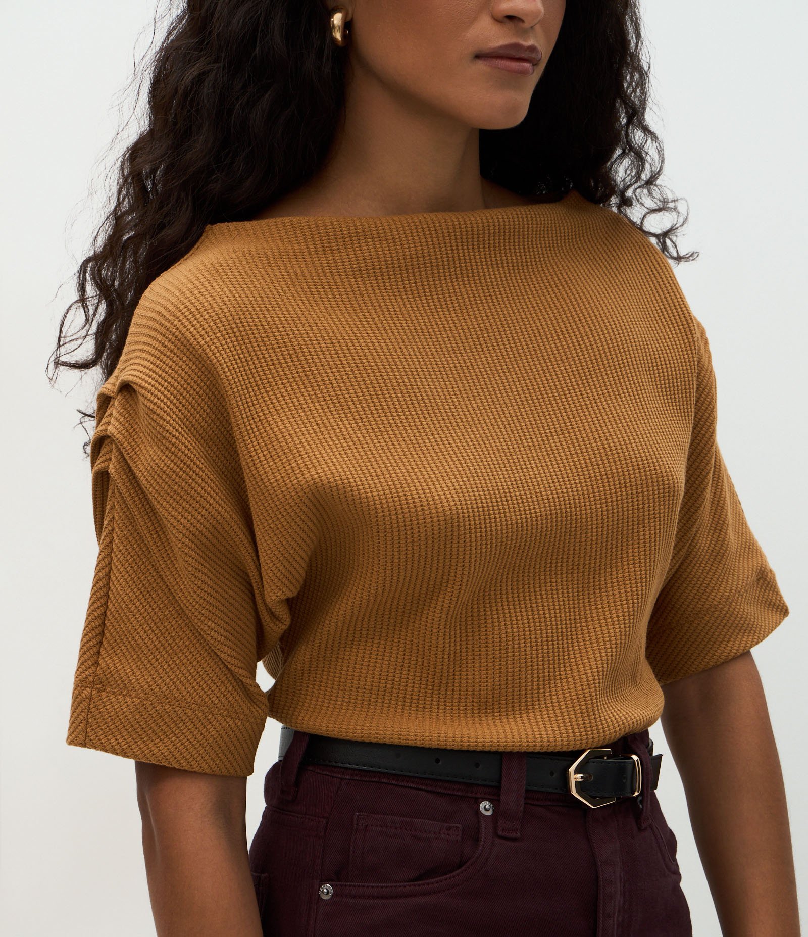 Blusa Texturizada com Pregas nos Ombros Marrom 4