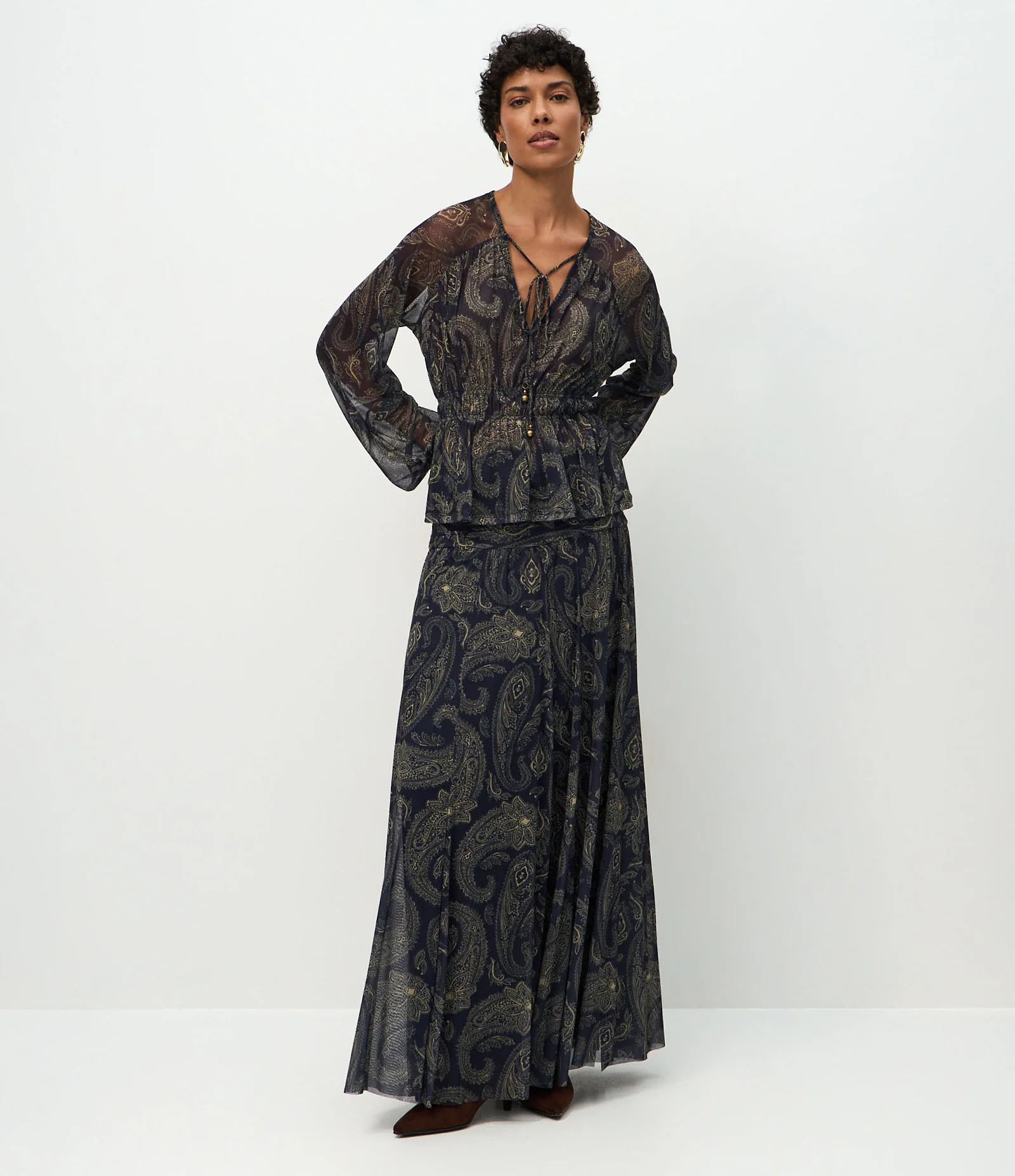 Bata em Tule com Estampa Paisley e Elástico na Cintura Azul 2