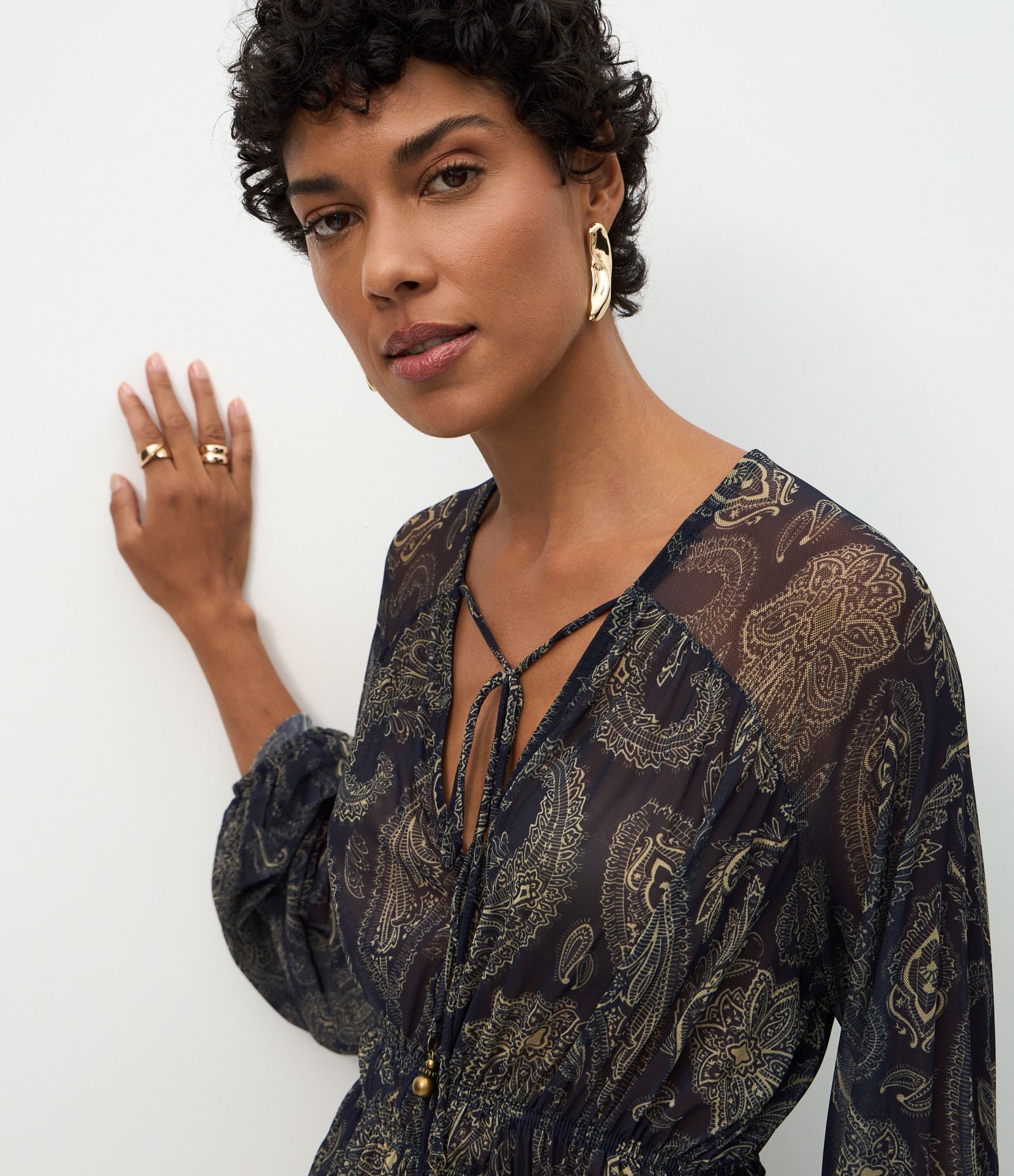 Bata em Tule com Estampa Paisley e Elástico na Cintura Azul 3