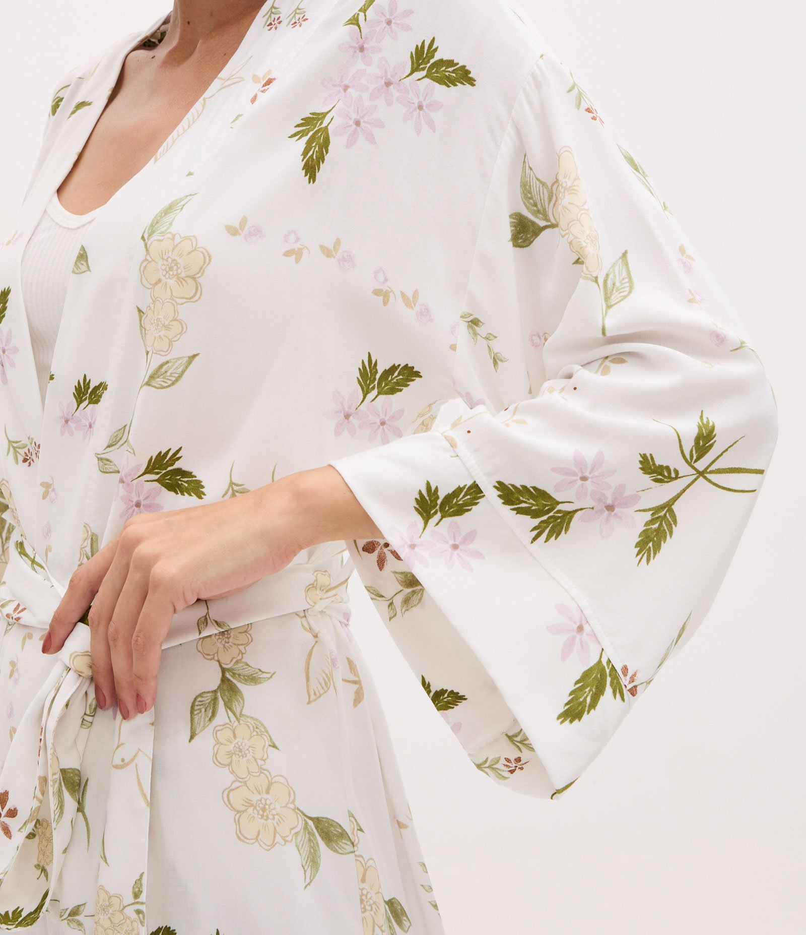 Trio de Pijama em Viscose Com Robe Estampado Branco 3