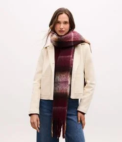 Cachecol em Tricô com Estampa Xadrez