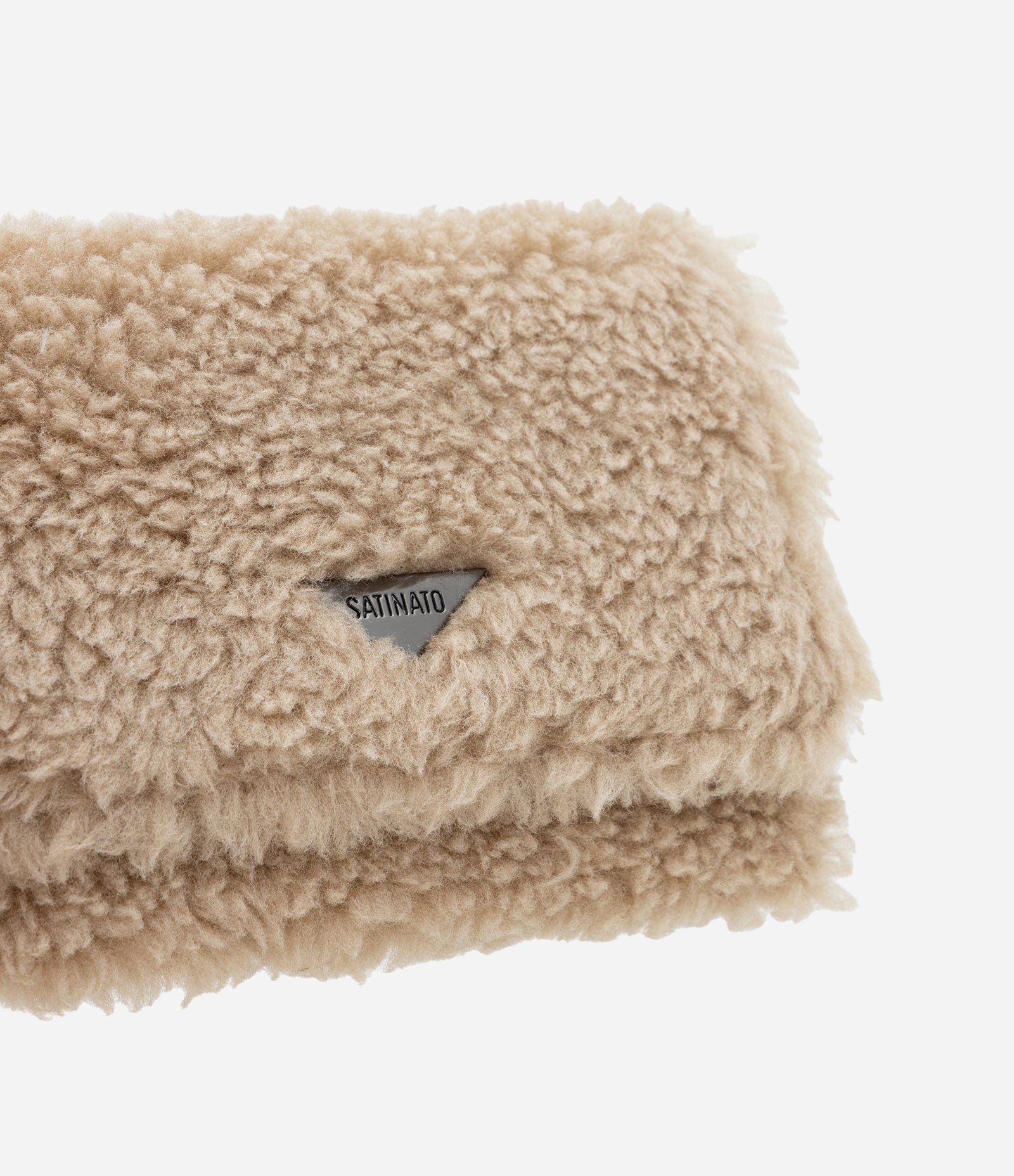 Carteira Envelope Pequena com Textura de Pelos Off White 3