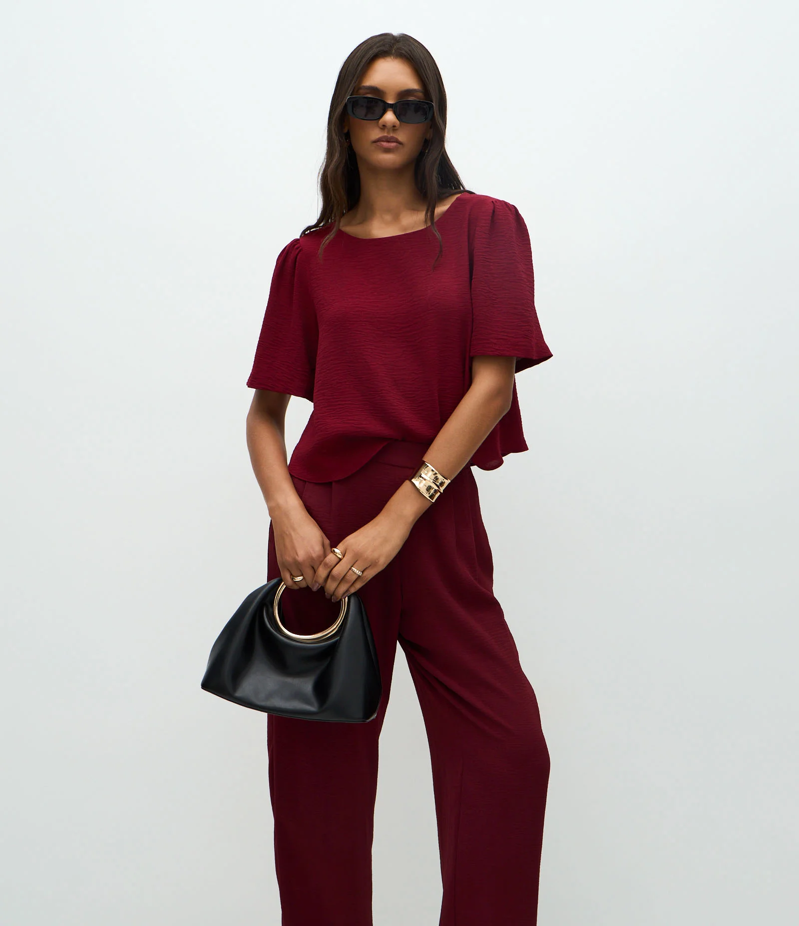 Calça Cenoura em Airflow com Pregas Frontais Vermelho 2