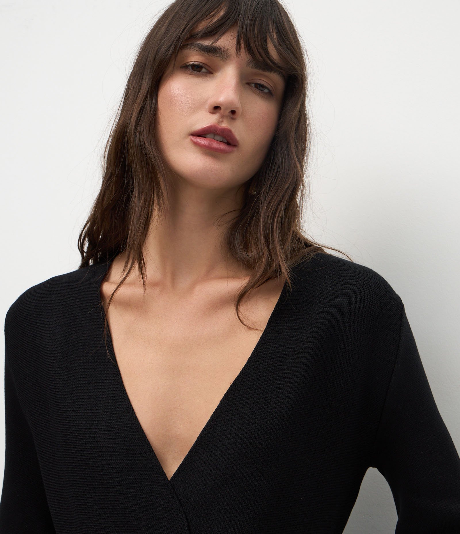 Cardigan em Tricô com Barra Peplum e Cintinho Preto 3
