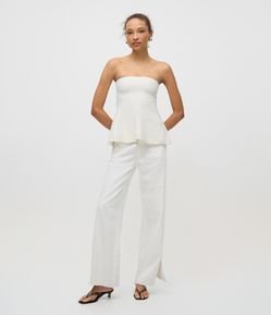 Blusa Tomara que Caia em Tricô com Peplum na Barra