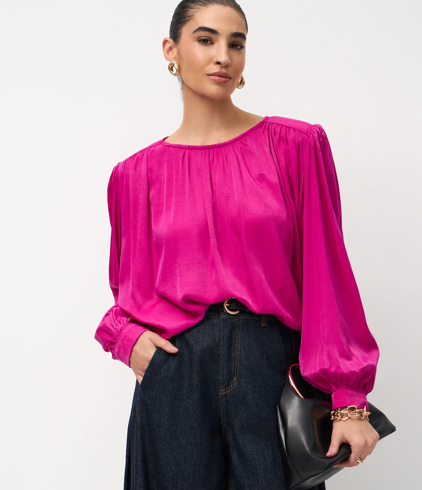 Blusa Ampla Acetinada com Franzidos e Ombreiras Rosa 1