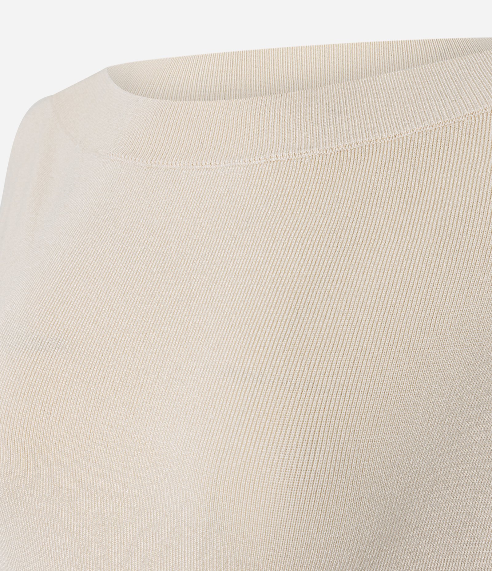 Blusa em Tricô com Ombro Caído e Barra Assimétrica Bege 6