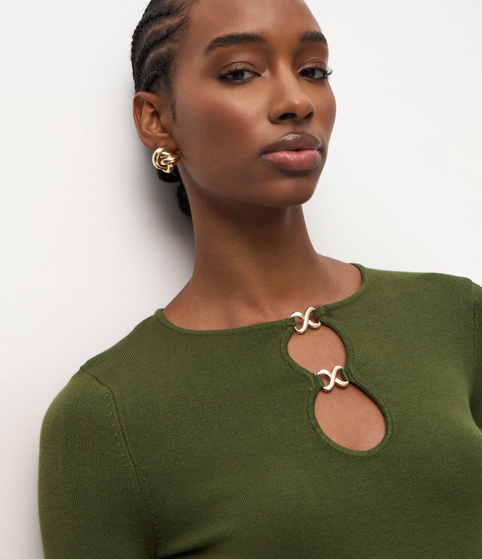 Blusa Regular em Tricô com Aviamento no Decote Verde 3